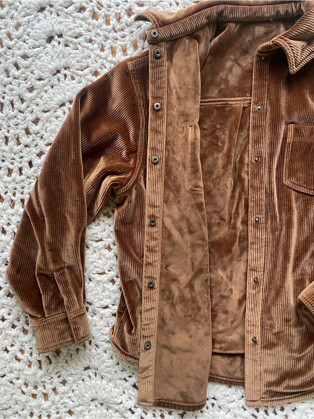 ALO Yoga Mountainside Velour Shacket in Cinnamon Brown - Picture 4 of 14
